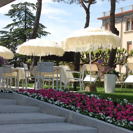 Hotel International 3*